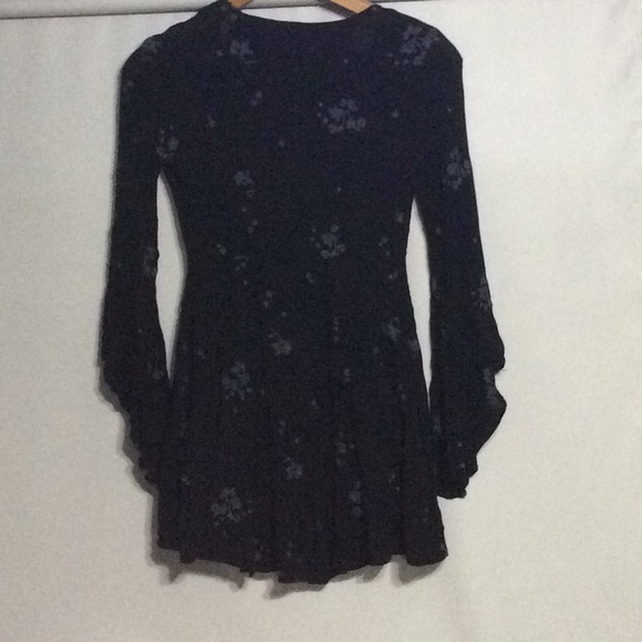 Free people black v neck dress size 0 - Picture 5 of 6